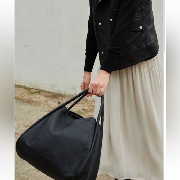 YAYA tote - Picture 3 of 9